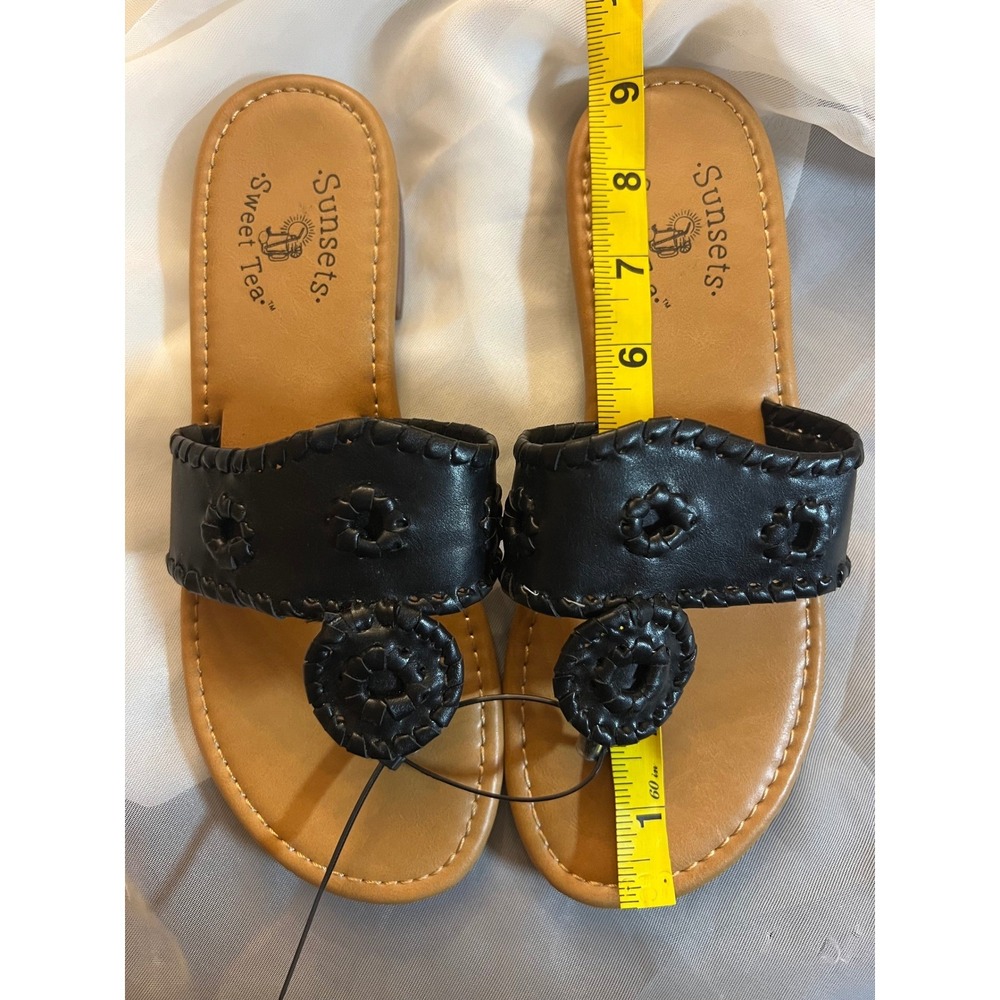 Womens Sunsets Sweet Tea Sandals 6 Preppy Whipstitch Medallion Black Thong Flat - Picture 3 of 5